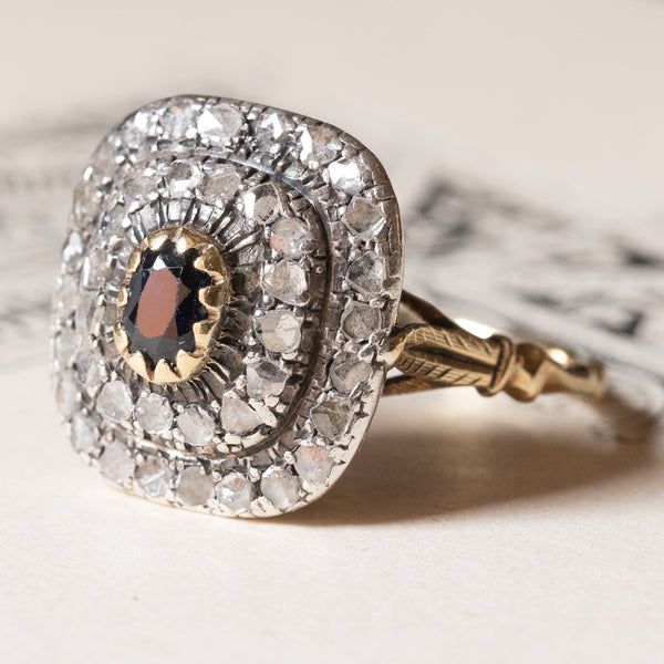 Anello vintage in stile antico a margherita in oro giallo 18K e argento con zaffiro e diamanti di taglio rosetta