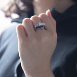 18K white gold ring with sapphires (approx. 0.70ctw) and brilliant cut diamonds (approx. 0.70ctw), 40s / 50s
