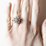 Vintage Gänseblümchenring aus 18 Karat Weißgold mit Diamanten (ca. 0.31 ctw), 60er Jahre