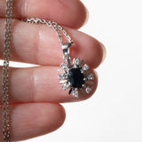 Vintage Halskette aus 14 Karat Weißgold mit Saphir (ca. 1.15 Karat) und Diamant (ca. 0.12 Karat) mit Kette aus 8 Karat Gold, 70er Jahre