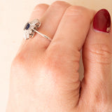 Vintage 18 Karat Weißgold Saphir (ca. 0.50 ct) und Diamanten (ca. 0.30 ctw) Gänseblümchenring, 60er Jahre
