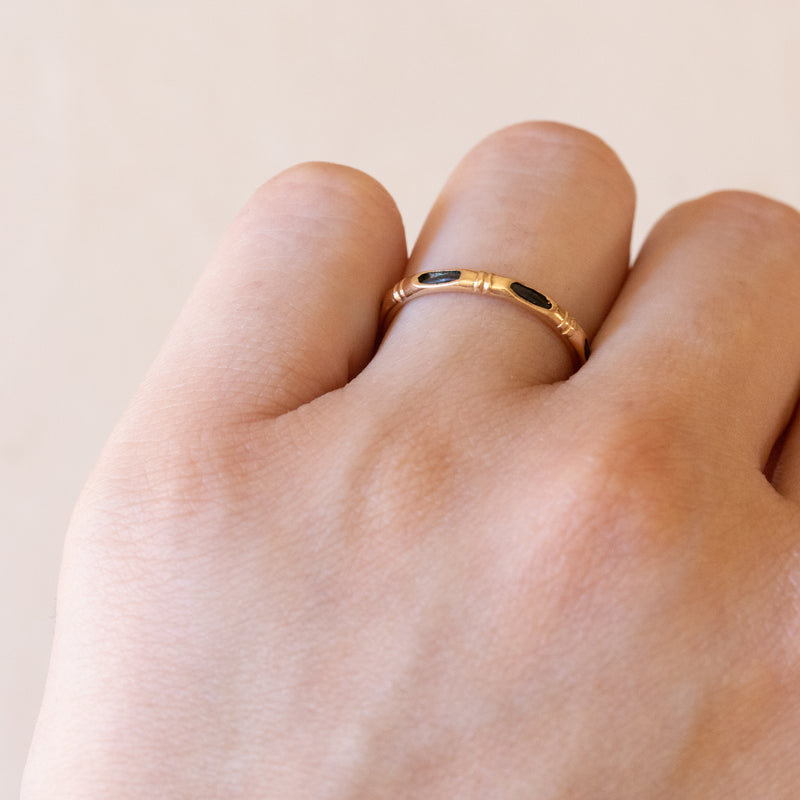 Pair of antique rings in 18K gold with black stones, early 1900s