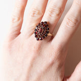Los mit Vintage-Ring aus 10-karätigem Gold mit Granaten und Anhänger aus 8-karätigem Gold mit Granaten und Perle, 60er/70er Jahre