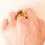 Винтажное кольцо из 18-каратного желтого золота с гранатом (около 4.50 карата), 60-е годы