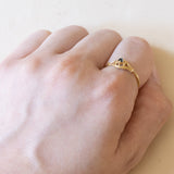 Vintage ring in 18K gold with blue glass paste, 50s / 60s