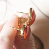 Vintage Ohrringe aus 18 Karat Gelbgold mit orangefarbener Koralle, 50er/60er Jahre
