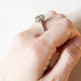 Vintage Gänseblümchenring aus 18 Karat Weißgold mit Diamanten (Mitte ca. 1.55 ct), 70er/80er Jahre