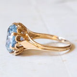 Vintage cocktail ring in 18K gold with blue spinel, 60s / 70s
