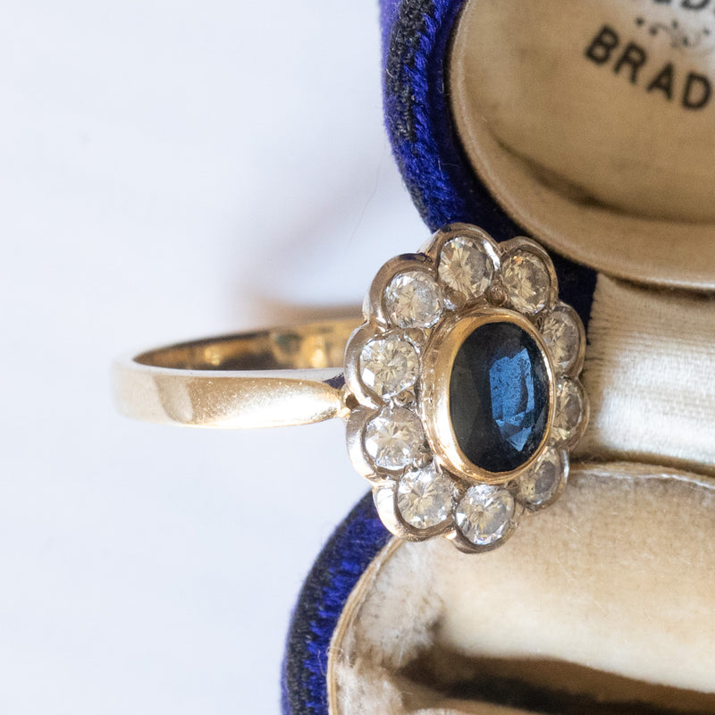 Anello a margherita vintage in oro giallo 9K con granati, anni '90 Anello a margherita vintage in oro giallo 9K con granati, anni '90