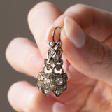 Art-Deco-Platinohrringe mit Diamanten im alten Minenschliff (ca. 0.30 Karat) und Diamanten im Rosettenschliff, 30er Jahre