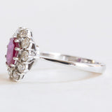 Vintage Ring aus 18 Karat Weißgold mit Rubinen (ca. 0.70 ct) und Diamanten (ca. 0.50 ctw), 60er/70er Jahre