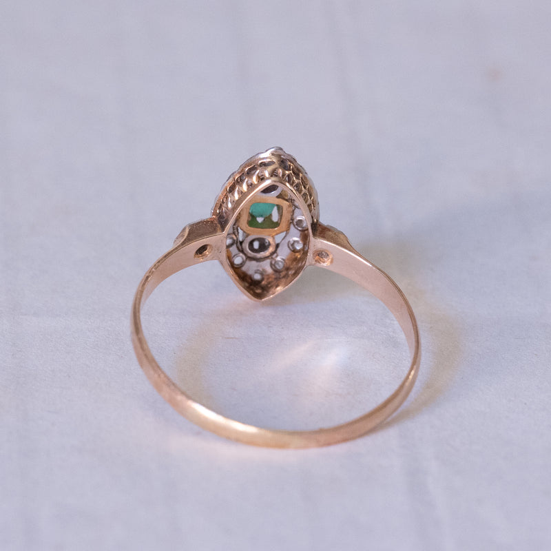 Anello antico in oro 18K e argento con pasta di vetro verde e diamanti, anni ‘30/‘40