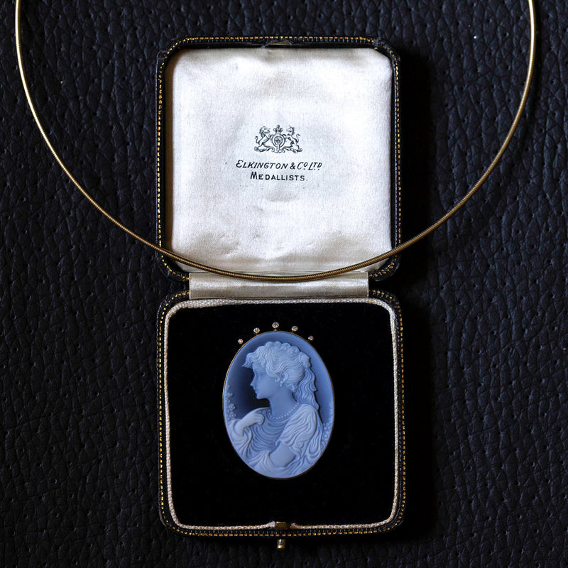 Collier vintage in oro 18K e 14K con cammeo su agata azzurra e diamanti, anni ‘80