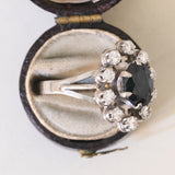 Anello vintage a margherita in oro bianco 18K con topazio e diamanti (0.60ctw ca.), anni ‘60/‘70
