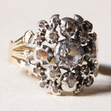 Vintage-Ring im antiken Stil aus 18 Karat Gold und Silber mit einem zentralen Diamanten im Brillantschliff (ca. 0.30 ct) und Diamanten im Rosettenschliff