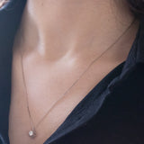 Halskette mit hellem Punkt aus 18 Karat Weißgold mit 0.31 Karat Diamant im Altschliff