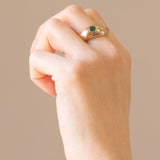 Vintage Gypsy Ring in 18 Karat Gelbgold mit Rubin (ca. 0.30 ct), Diamant (ca. 0.25 ct) und Smaragd (ca. 0.25 ct), 70er Jahre