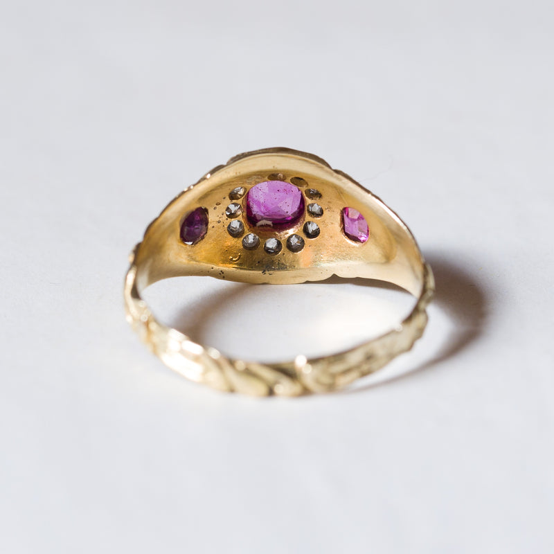 Vintage 18K gold ring with rubies and diamonds, 1950s