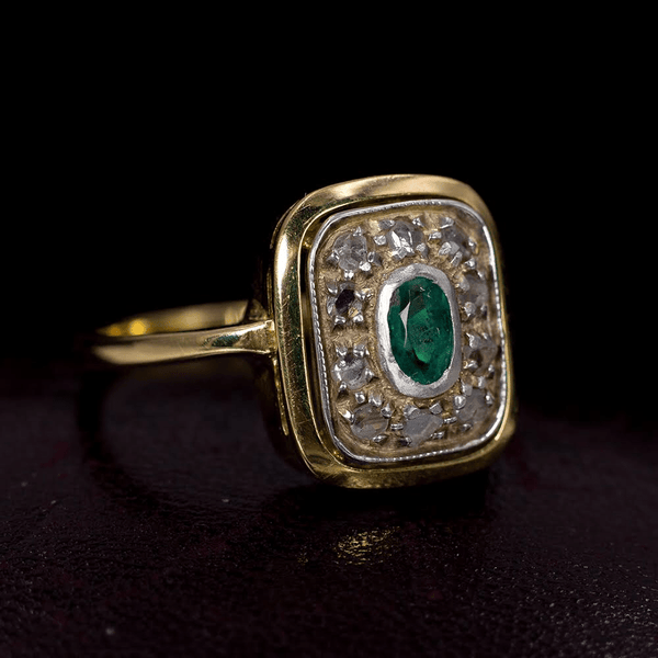 Anello antico in oro 18K, con smeraldo e rosette di diamante, anni ‘40 - Antichità Galliera