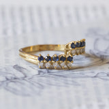Vintage 18K gold ring with sapphires (0.50ctw approx.) And diamonds (0.20ctw approx.), 1970s