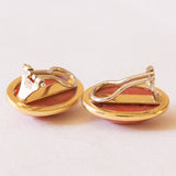 Vintage clip earrings in 18K yellow gold with orange coral, 50s/60s