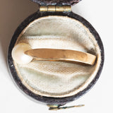 Anello vintage in oro giallo 18K con perla bianca, anni ‘40/‘50