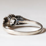 Antique ring in platinum and 18K white gold with diamonds (center approx. 0.30ct), 20s/30s
