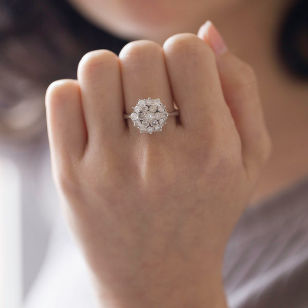 Vintage 14K white gold daisy ring with diamonds (approx. 2ctw), 1950s / 1960s