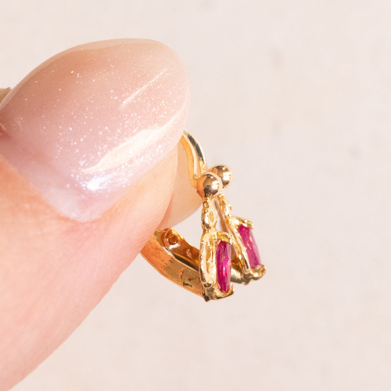 Lotto comprendente orecchini a forma di mosca in oro giallo 18K con ru –  Antichità Galliera
