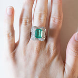 Vintage „Ballerina“-Ring aus 18 Karat Weißgold mit kolumbianischem Smaragd (ca. 3.60 ct) und Diamanten (ca. 2.24 ctw)