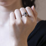 Vintage 18K white gold ring with sapphire (0.54ct approx.) And diamonds (0.56ctw approx.), 40s / 50s