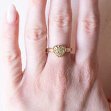 Herzförmiger Vintage Peridot Ring aus 9 Karat Gelbgold (ca. 0.28 Karat), 70er/80er Jahre
