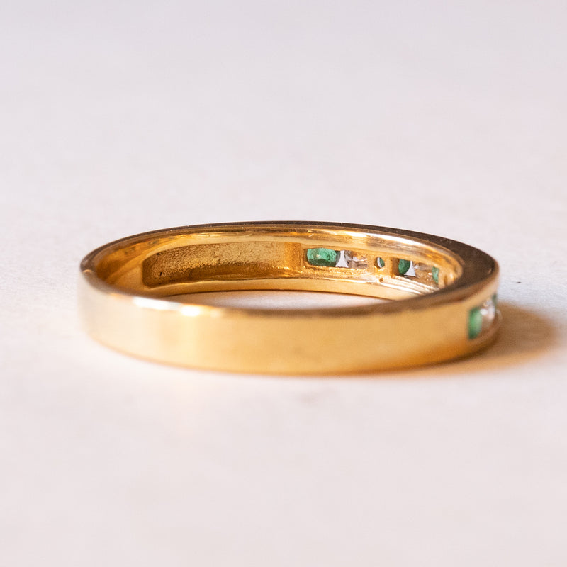 Anello vintage in oro 18K con smeraldi (0.12ctw ca.) e diamanti (0.10ctw ca.), anni ‘70