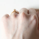 Vintage Solitär aus 18 Karat Gold mit Diamant im Brillantschliff (ca. 0.22 ct), 60er Jahre