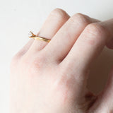 Vintage Solitär aus 18 Karat Gold mit Diamant im Brillantschliff (ca. 0.22 ct), 60er Jahre