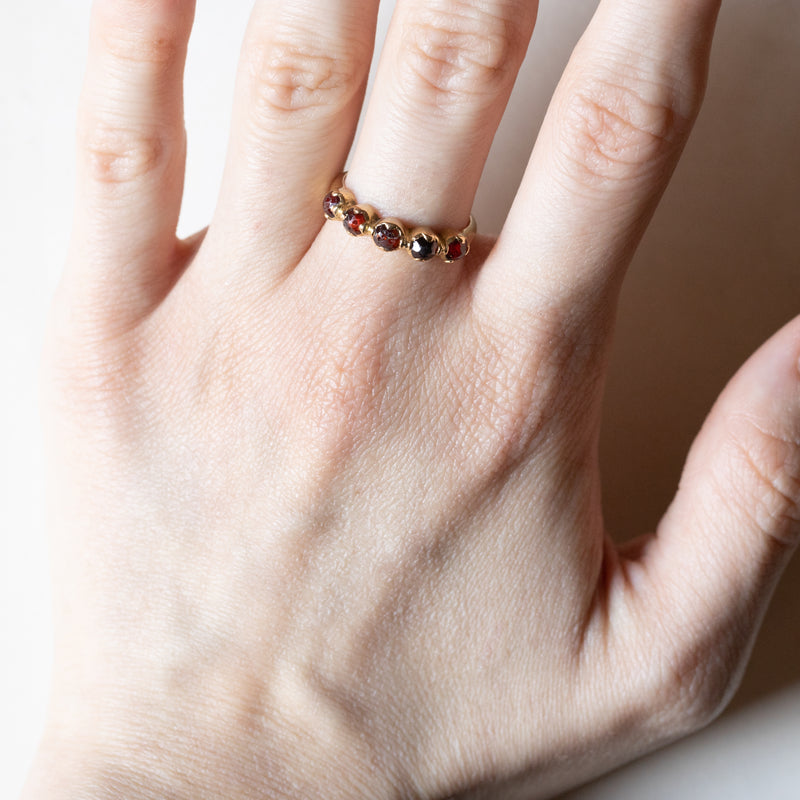 🥀 Veretta vintage in oro 18K con granati, anni ‘40/‘50