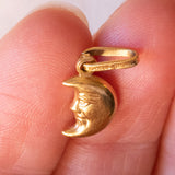 Los mit Anhänger aus 18-karätigem Gold mit Amethyst, Anhänger aus 18-karätigem Gold in Form eines „Mann des Mondes“ aus 18-karätigem Gold und Anhänger aus 9-karätigem Gold in Form eines Elefanten
