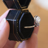 Vintage 14K white gold ring with pearl and diamond (0.03ct approx.), 1960s / 1970s