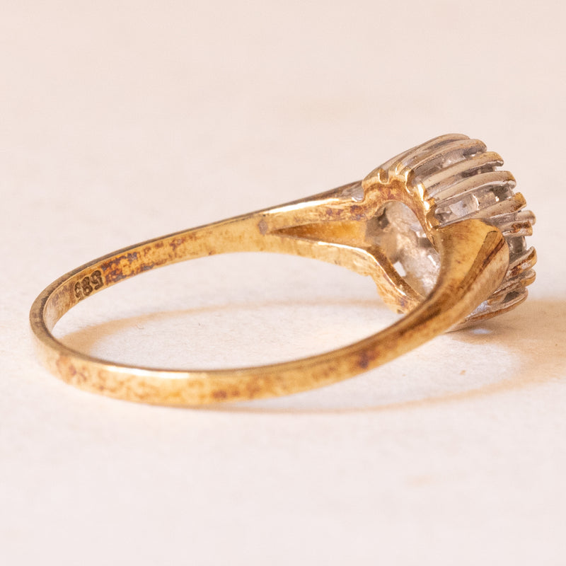 Anello vintage a margherita in oro giallo e in oro bianco 14K con zaffiro (0.05ct ca.) e diamanti (0.20ctw ca.), anni ‘40/‘50