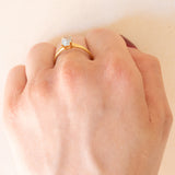 Anello vintage in oro giallo 18K con topazio azzurro (0.80ct ca.), anni ‘60