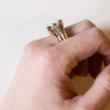 Anello “triplo” vintage in oro 18K con diamanti (0.30ctw ca.) e rubini, anni ‘70