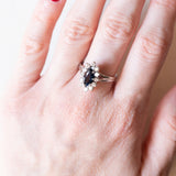 Vintage 18 Karat Weißgold Saphir (ca. 0.90 ct) und Diamanten (ca. 0.36 ctw) Gänseblümchenring, 70er Jahre