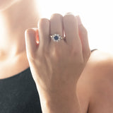Vintage 14K gold daisy ring with sapphire (approx. 1ct) and diamonds (approx. 0.80ctw), 50s