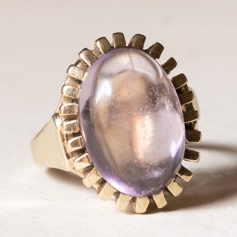 Vintage 8K gold cocktail ring with cabochon cut amethyst, 1950s / 1960s