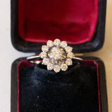 Vintage 18K white gold daisy ring with diamonds (approx. 0.80ctw), 60s