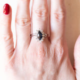 Vintage 18 Karat Weißgold Saphir (ca. 0.90 ct) und Diamanten (ca. 0.36 ctw) Gänseblümchenring, 70er Jahre