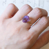 Vintage cocktail ring in 18K gold with dark purple amethyst, 60s
